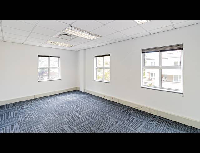 127M² OFFICE TO LET IN FERNDALE